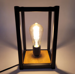 Huri - Lampada da tavolo comodino in metallo e legno, nera, cm15x15x25 per ufficio, salotto, camera da letto, negozio