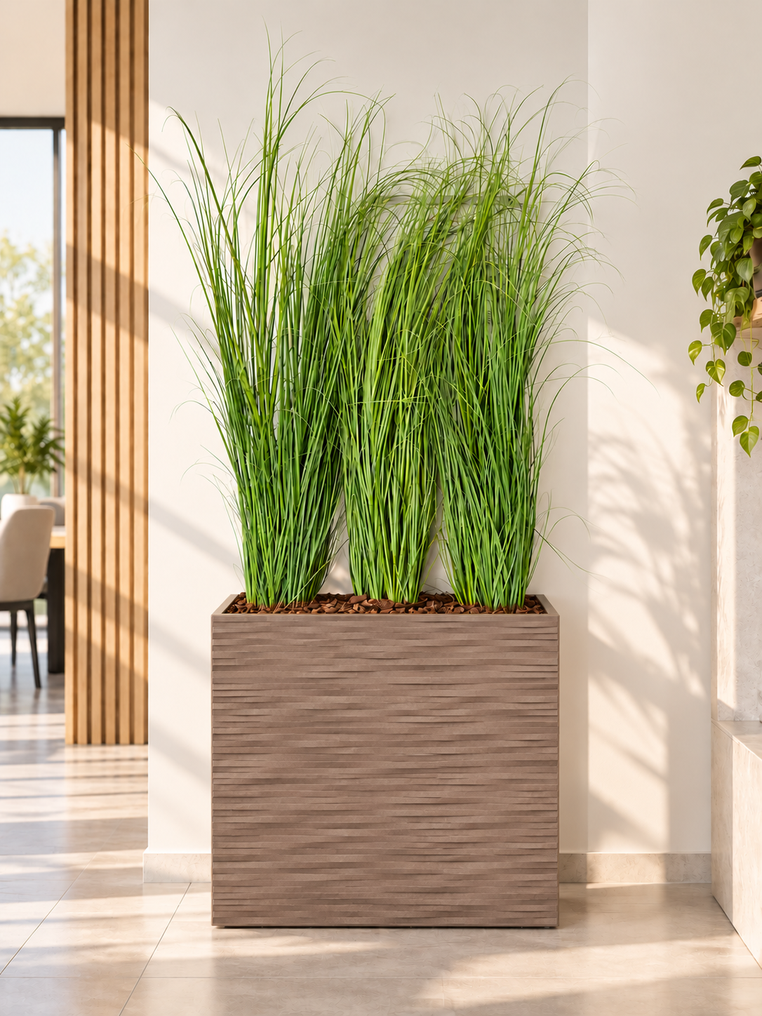 Separè Vaso Elegance completo di Piante Artificiali e Corteccia – Soluzione Divisoria Elegante