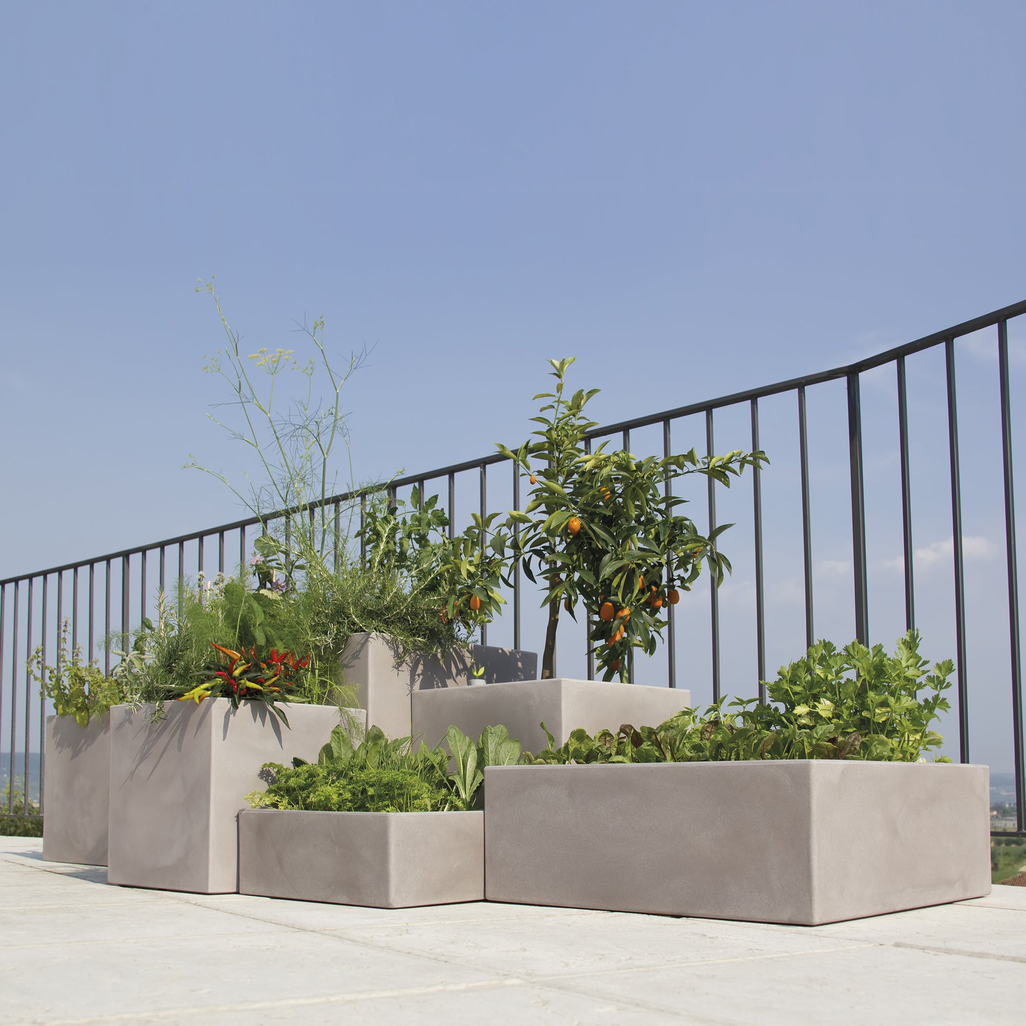 vasi per giardino in resina