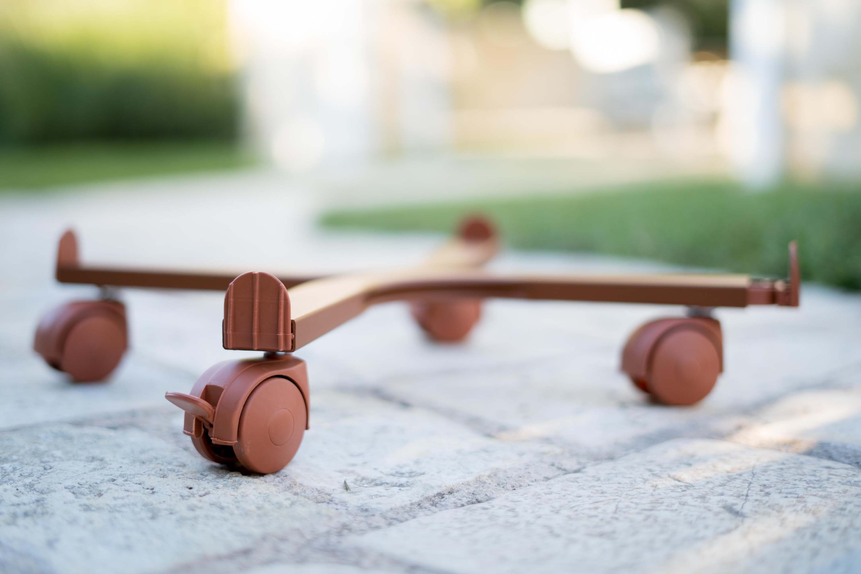 "porta vasi, portavasi, carrello porta piante in ferro, porta vasi in ferro, vasi , quadrato metallo"