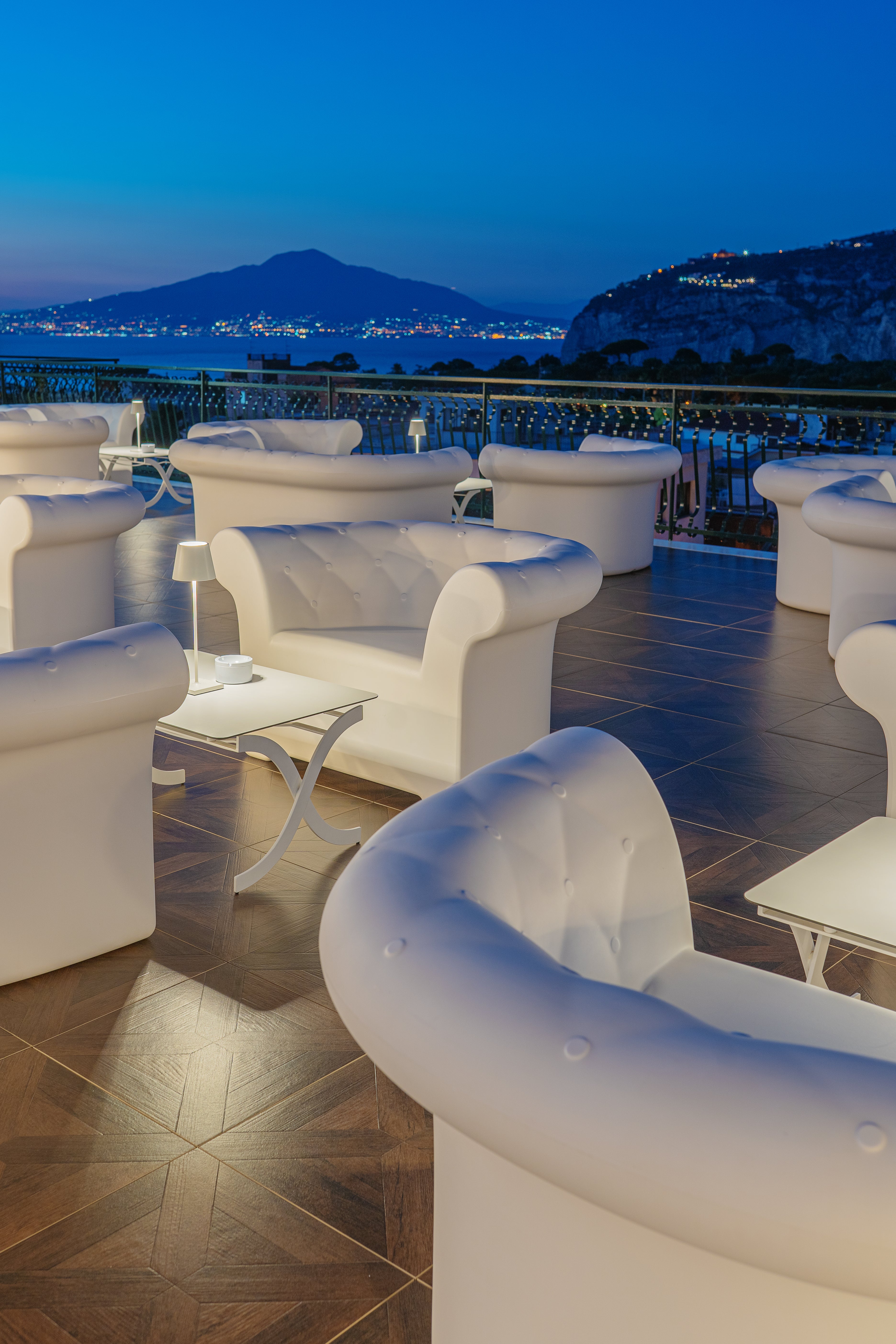 Serralunga poltrona Sirchester cm 120x82x72