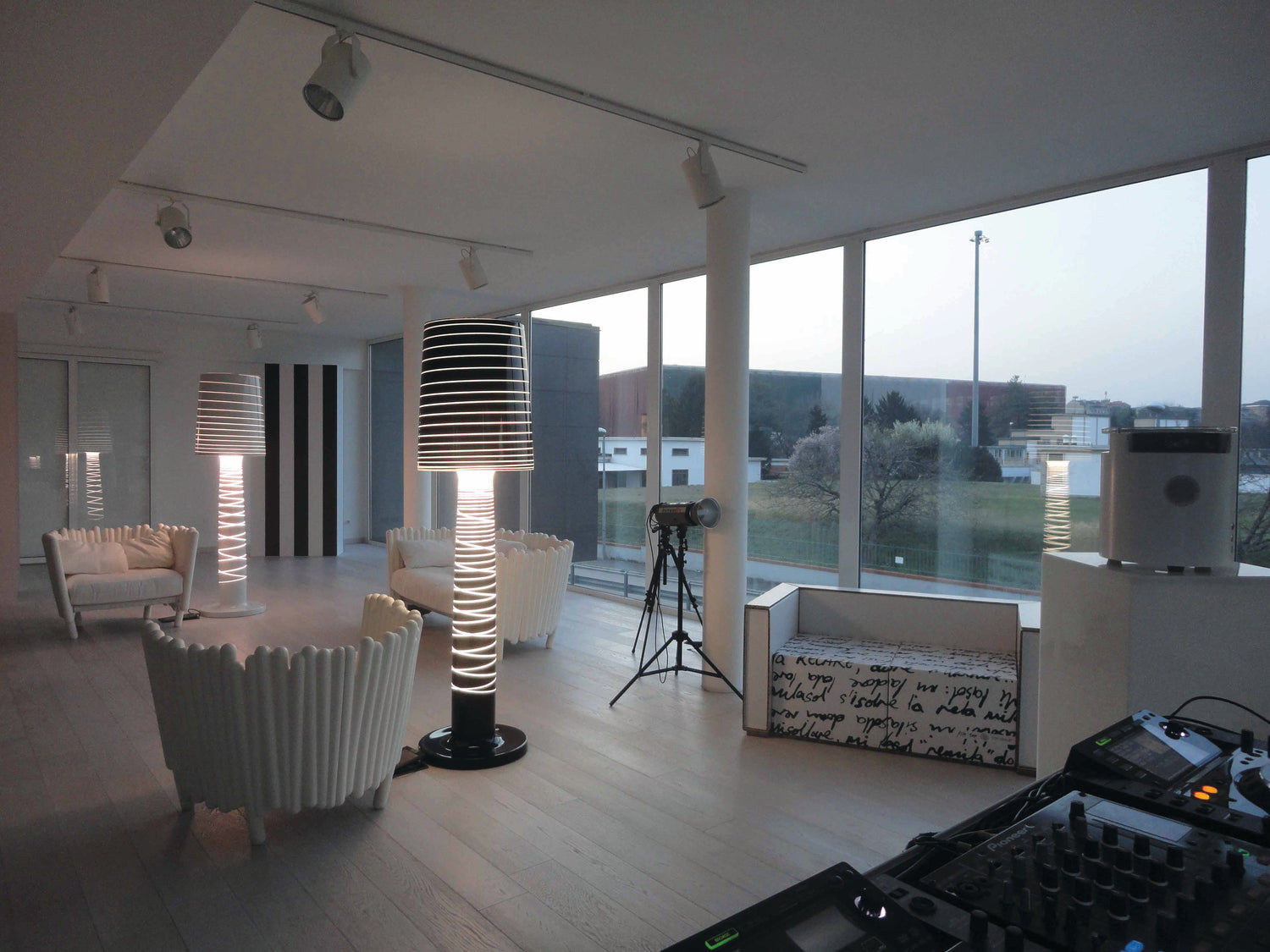 Serralunga lampada da pavimento Lady Jane