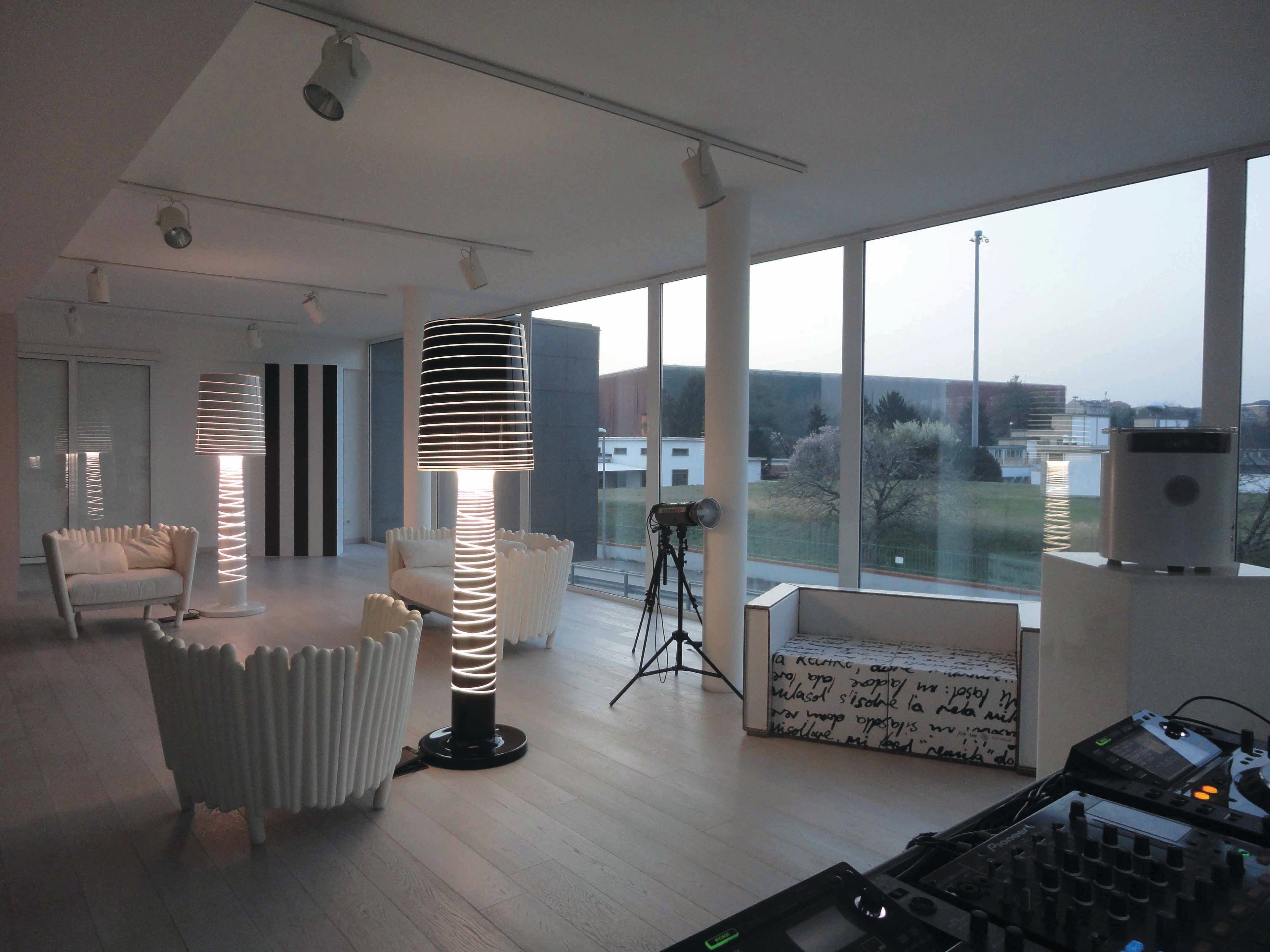 Serralunga lampada da pavimento Lady Jane